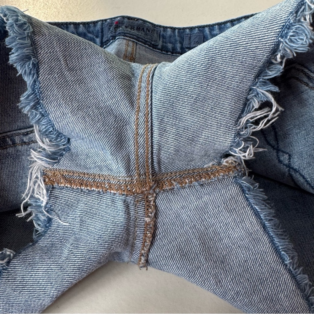 NWOT LUCKY BRAND “Lucky Pins” Denim Pom-Pom High-Rise Shorts (2/26) - Picture 13 of 17